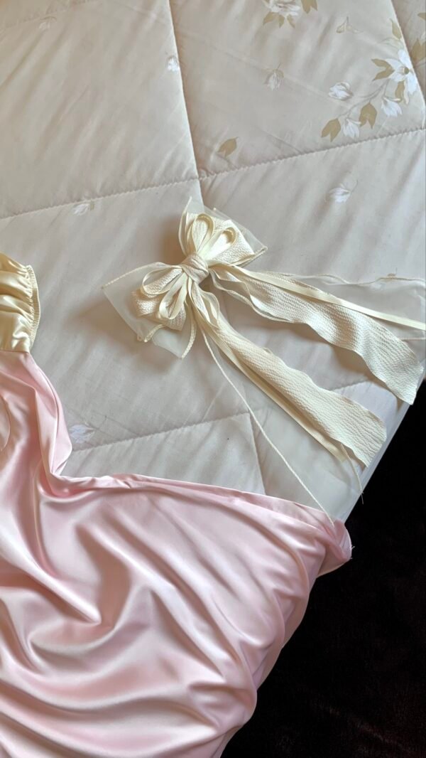 Robe satin mini rose/beige sur taille avec fermeture - Image 7