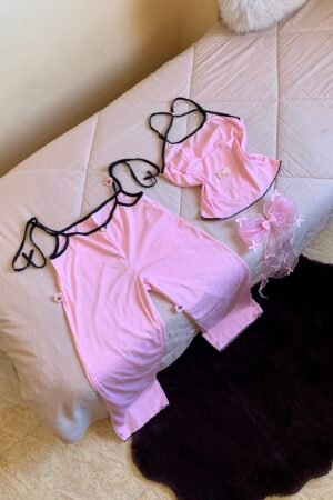 XO pyjama rose avec bordures noires